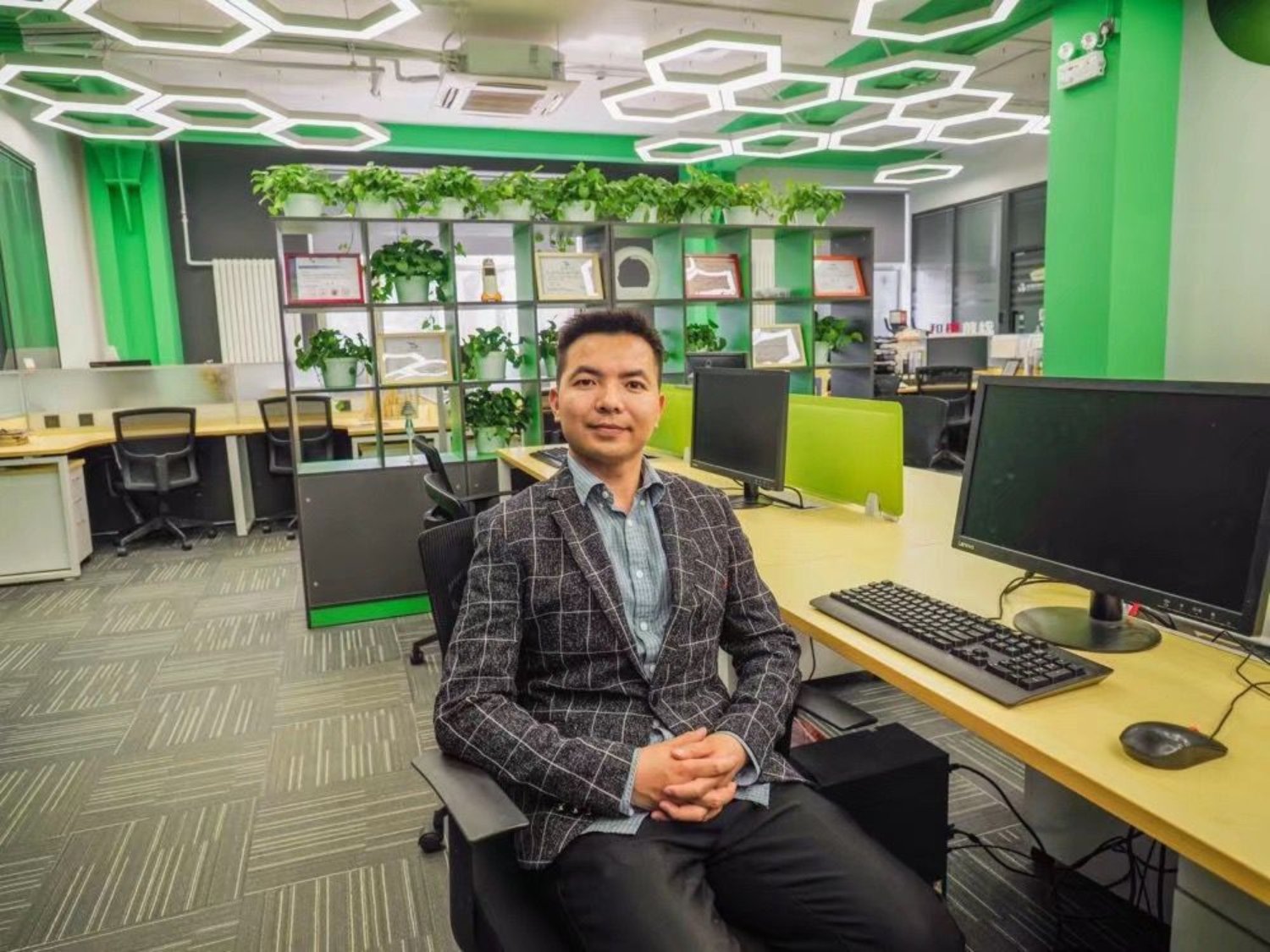 北科大beat365中国唯一官方网站2018级工商管理专业研究生 肖祥应